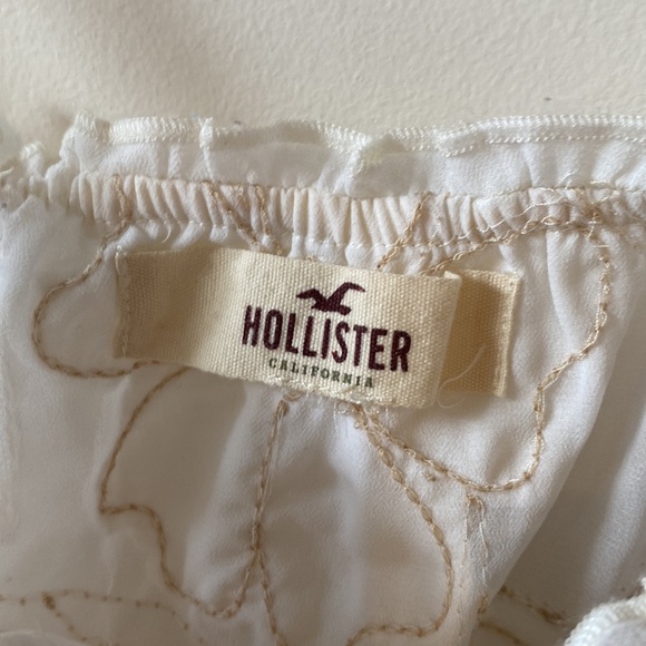 Hollister sheer Embroidered Appliqué Top - Picture 6 of 10